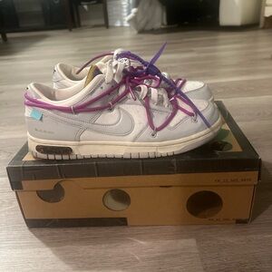 Nike Dunk Low
Off-White Lot 28